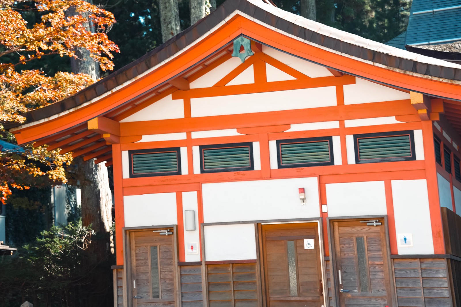 Kōyasan, autumn temple town.